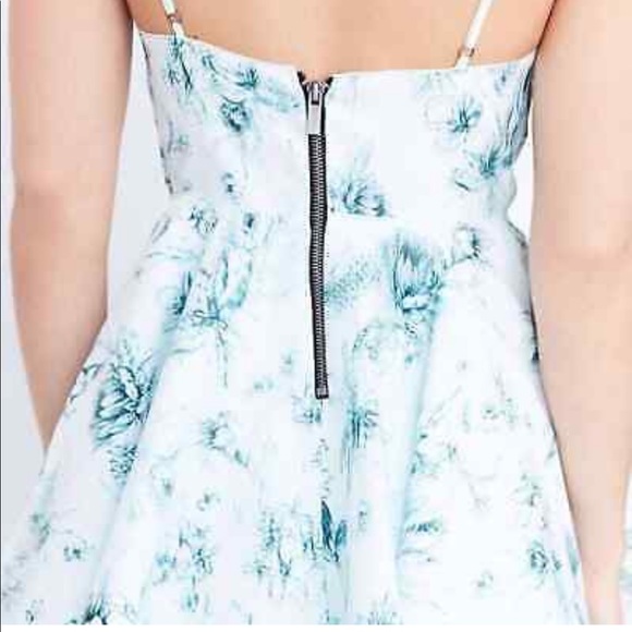UO  silence  + noise 3D Floral Cocktail Party Fit + Flare Mini Dress - Picture 5 of 15